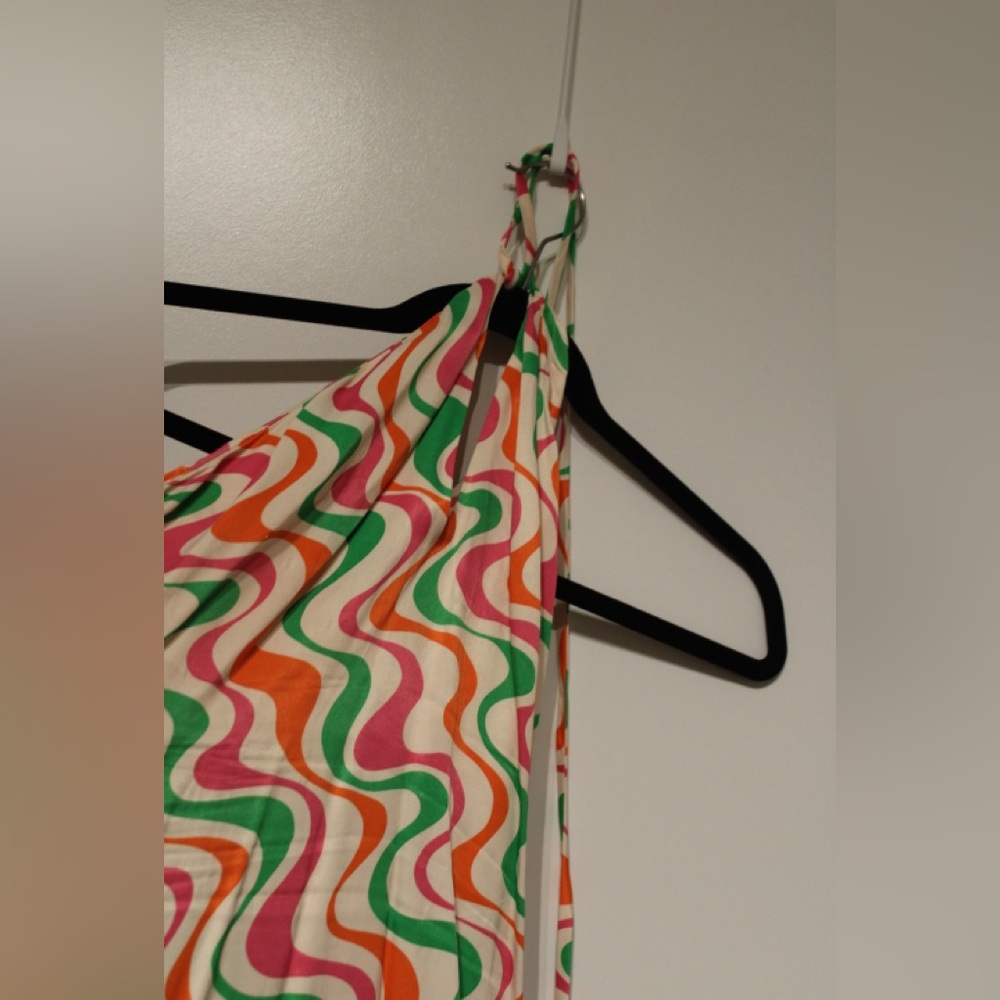 Colorful Wavy Pattern Scarf - Picture 2 of 2